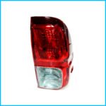 Faro Toyota Hilux Trasero 2016 2017 2018 T / Koito Derecho A (4698-Alt)